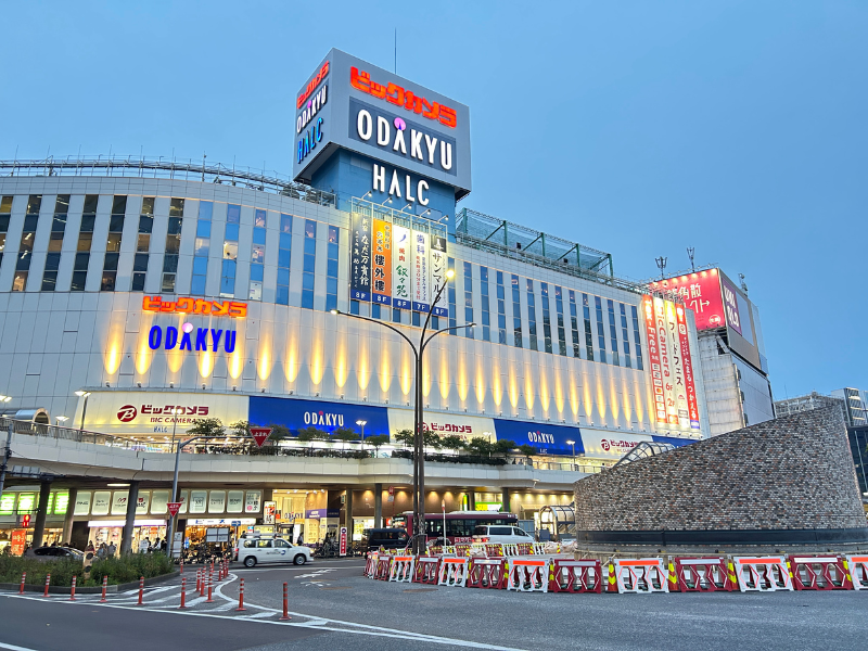 楽天モバイル_ビックカメラ新宿西口店_外観