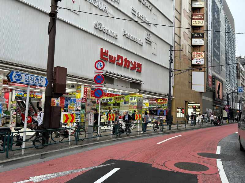 楽天モバイル_池袋_東口_ビックカメラ_外観