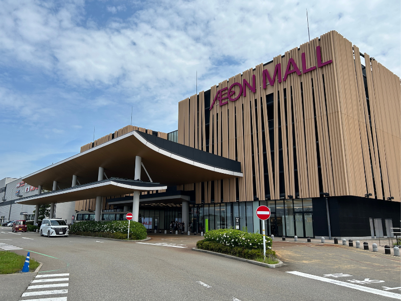 楽天モバイル　小松　イオンモール新小松店　外観