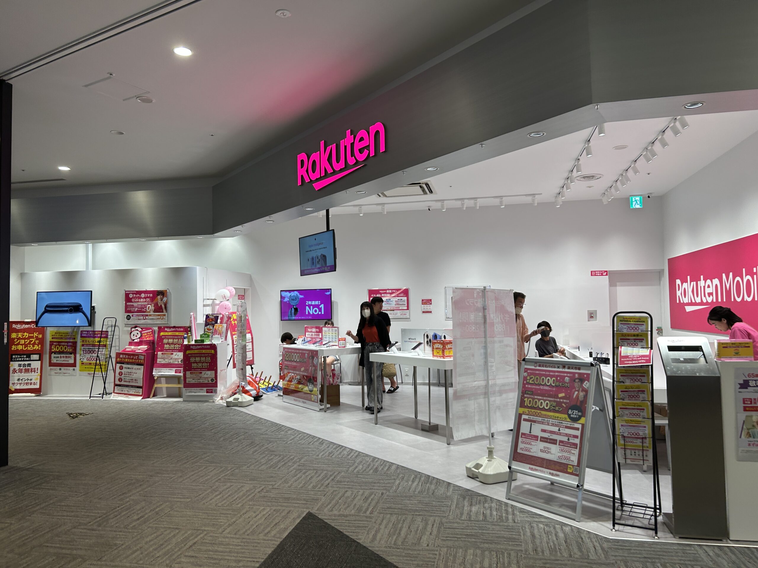 楽天モバイル イオンモール徳島店_店内写真