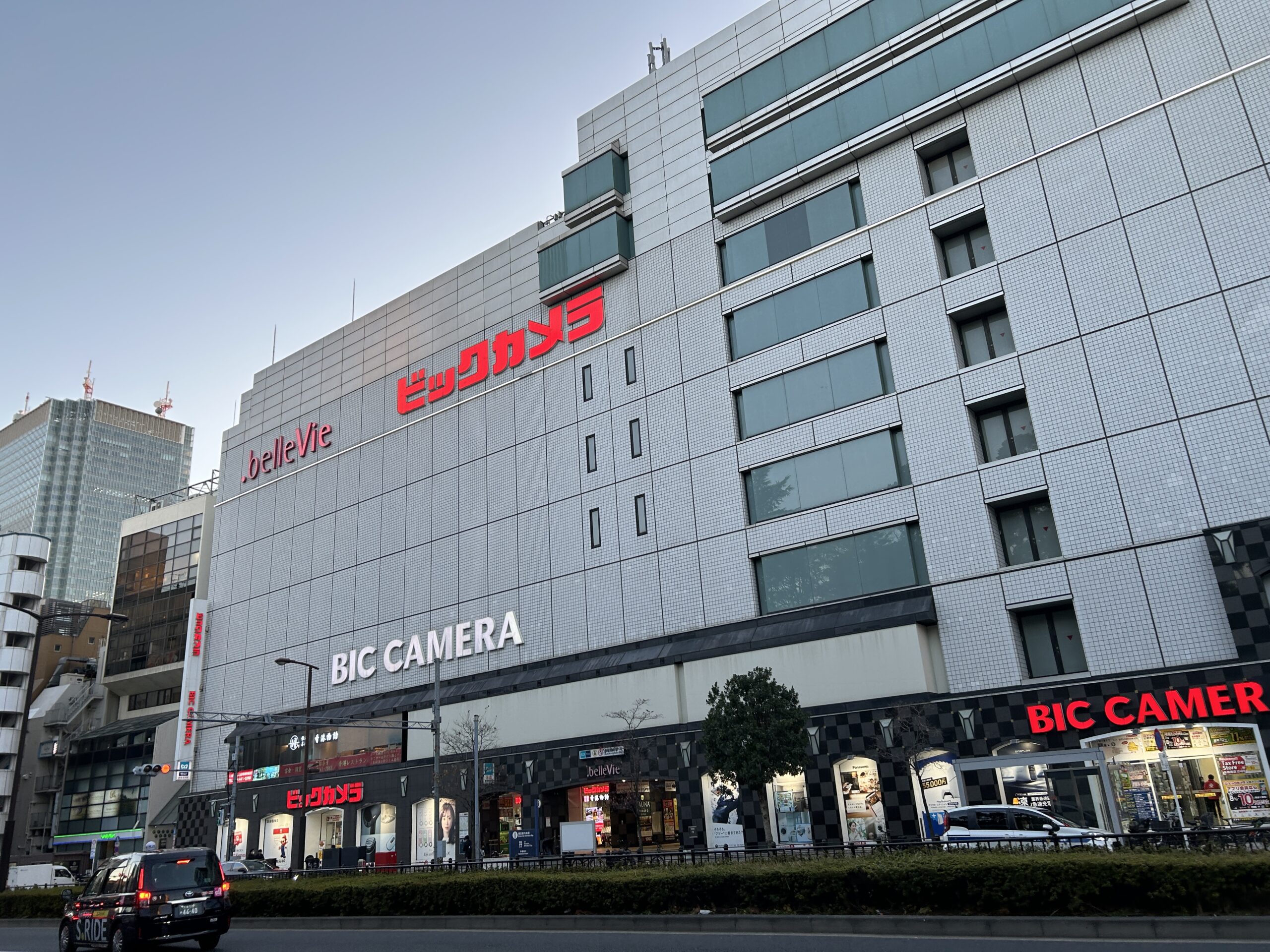 楽天モバイル ビックカメラ 赤坂見附駅店_外観写真